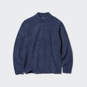 NWT Uniqlo mockneck sweater